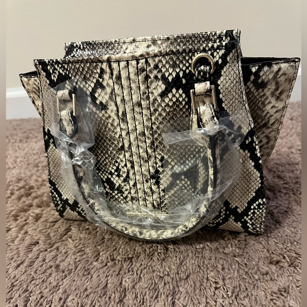 NWT Brahmin Mini Priscilla Caviar Felix